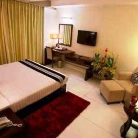 The Grand Hotel Bizzotel Γκουργκάον Εξωτερικό φωτογραφία